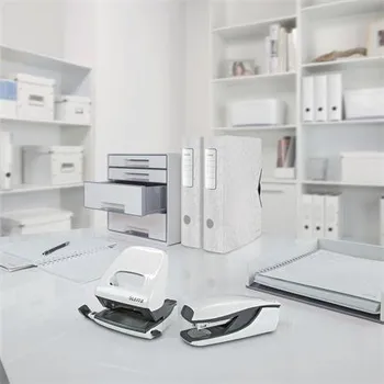 Zápisník Spirálový sešit "Wow", bílá, čtverečkovaný, A4, 80 listů, LEITZ