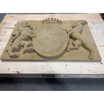 Zahradní dekorace ZahradniDekorace zahradní dekorace - Erb - korunka, výška 54 cm, 40 kg