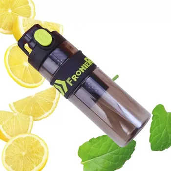 Láhev Láhev na vodu s ovocem 650 ml s vložkou na led a brčkem černá