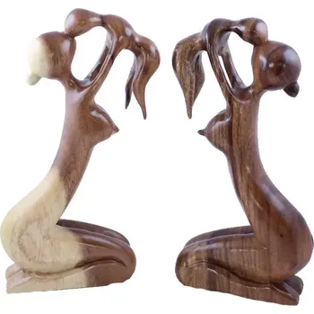 Dřevěná soška v objetí matky 30 cm