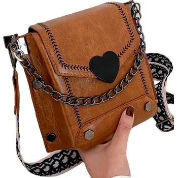 Kabelka Dámská srdcová kabelka z měkké kvalitní umělé kůže, hnědá, 16x16 cm