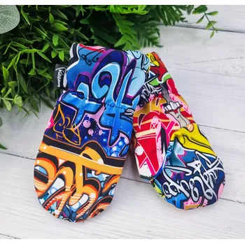 Rukavice Kulišárny Softshellové zateplené rukavice s palcem GRAFFITI Věk v měsících: 3. 2-4 roky