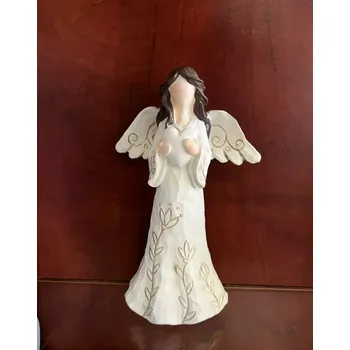 Andělka se srdíčkem (Soška anděla strážného)