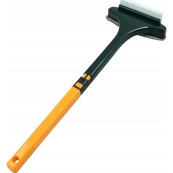 Kartáč a stěrka na čištění oken