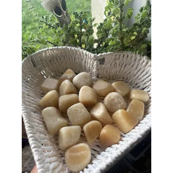 Drahý kámen Kalcit žlutý tromlovaný