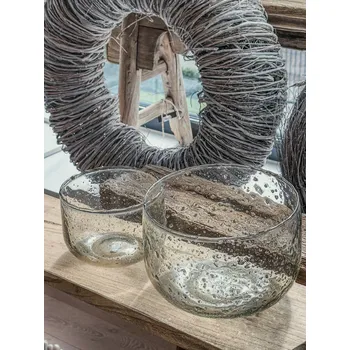 Svícen Svícen ze struskového skla Velikost: v. 11,5 cm, průměr 15,5 cm