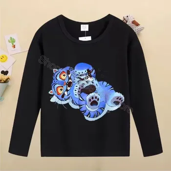 Dívčí tričko KPop Demon Hunters (Lovkyně démonů) KPop Demon Hunters bavlněné tričko dlouhý rukáv - černé Motiv: LMNT80, Velikost: 160