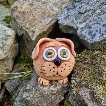 Zahradní dekorace Keramický pes terakota - veselé zvířátko - dekorace do zahrady - menší
