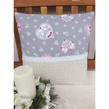 Povlak na dekorativní polštářek Vánoční povlak na polštář 40 x 40 cm – vánoční srdíčka v kombinaci s krajkou | Ruční výroba