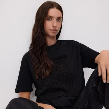 Dámské tričko Reserved - Tričko s vyšívaným ozdobným motivem - černý - ZQ950-99X - ZQ950-99X-XS