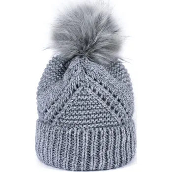 Čepice Originální zahnutá čepice na zimu šedá