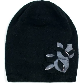 Čepice Černá zimní čepice s lístky