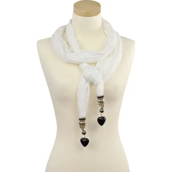 Šála Dámská šála s přívěskem bílá