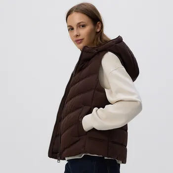 Dámský kabát Reserved - Prošívaná vesta s kapucí - tmavě hnědá - 674AY-89X - 674AY-89X-M