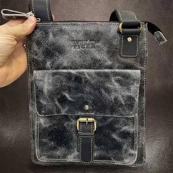 Tenká kožená messenger taška v černém broušeném odstínu Bez personalizace - individuální přání řešíme po domluvě.