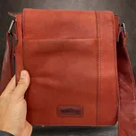 Exkluzivní prémiová kožená crossbody taška v nádherném červeném odstínu Bez personalizace - individuální přání řešíme po domluvě.