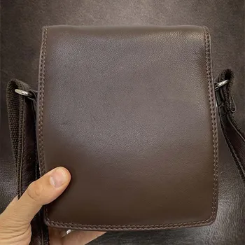 Čokoládově hnědá kožená crossbody taška pro každodenní nošení Bez personalizace - individuální přání řešíme po domluvě.