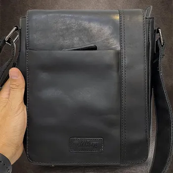 Exkluzivní prémiová kožená crossbody taška v nádherném černém odstínu Bez personalizace - individuální přání řešíme po domluvě.