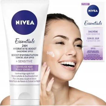 Pleťový krém HYDRATAČNÍ KRÉM NA OBLIČEJ PRO ŽENY NIVEA SPF15 PRO SUCHOU PLEŤ NA DEN