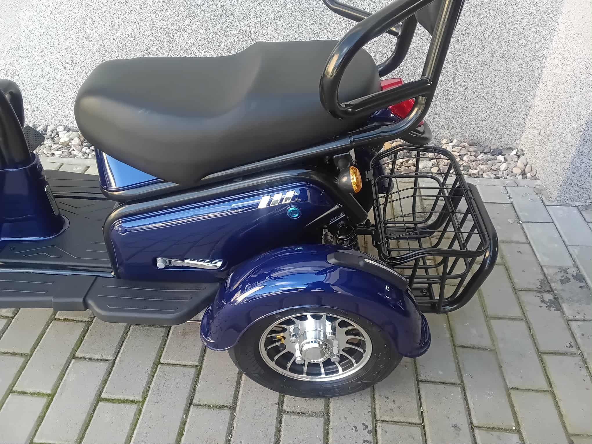 Koloběžky1 Elektrotříkolka: M4-DUO modrá