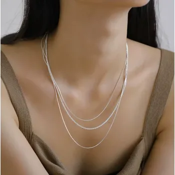 Náhrdelník B-TOP Elegantní vrstvený postříbřený náhrdelník