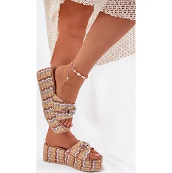 Dámské pantofle Dámské Pantofle Na Klínu S Pletením A Dekorací Multikolor Isolene Barva: Barevná, Velikost: 38