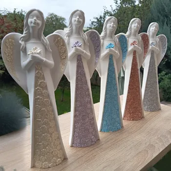 Vánoční dekorace Andělka květinová fialová