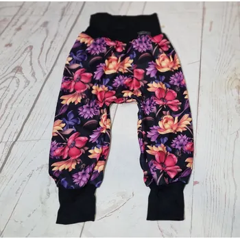 Yháček Flísové tepláky Yháček, Květy na tmavém podkladu Velikost: 80