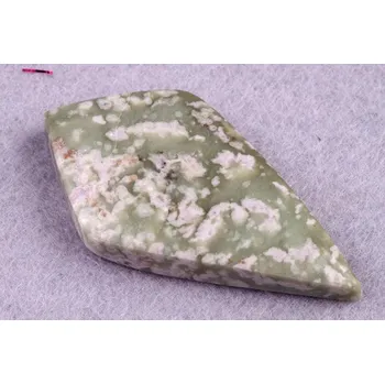 Sběratelství Kabošon Vesuvianite č.6376 (47x25x7mm)