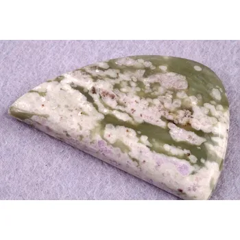 Sběratelství Kabošon Vesuvianite č.6389 (45x28x6mm)