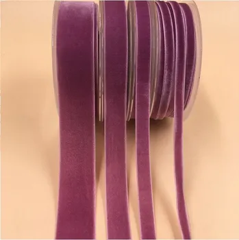 Vánoční dekorace Sametová stužka na balení dárků, či výrobu dekorací (4,57 m x 9 mm) Barva: purple V041