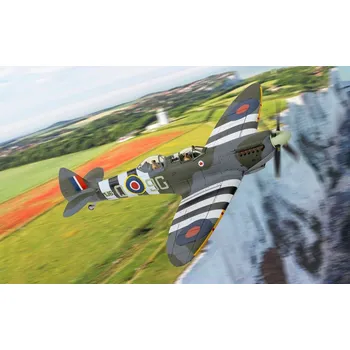 Plastikový model 1:72 Supermarine Spitfire T9 - MJ627 - Biggin Hill Heritage Hangar