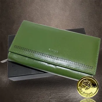 Tvujoriginal Dámská zelená kožená peněženka BELLUGIO s monogramem nebo textem zelená
