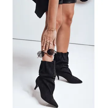 Dámské kozačky Dámské semišové kozačky s krčeným svrškem ZY1138 Barva: Béžová, Velikost: 39