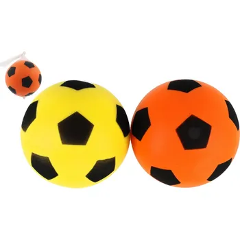 Dětský míč Teddies Míč pěnový fotbalový 18 cm 2 barvy v síťce (1 ks)