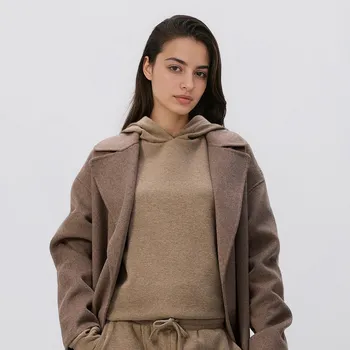 Dámská mikina Reserved - Mikina s kapucí - hnědá - 810GA-88X - 810GA-88X-M