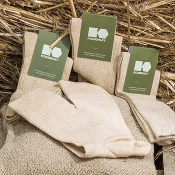 Pánské ponožky KOMBINAT Ponožky béžové, velikost 44-46