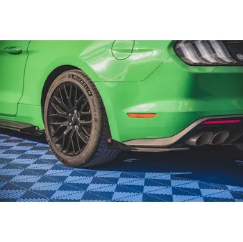 Auto-moto Maxton Design "Street Pro" boční difuzory pod zadní nárazník s křidélky ver.1 pro Ford Mustang MK6 GT Facelift, plast ABS bez povrchové úpravy, s červenou linkou