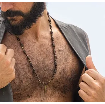 Náhrdelník B-TOP Pánský dlouhý náhrdelník z dřevěných korálků a kuželovým přívěskem