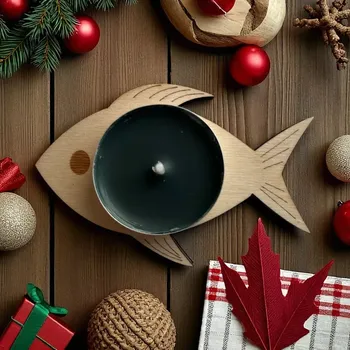 Svícen Dřevěný svícen ve tvaru rybičky – s čajovou vonnou svíčkou