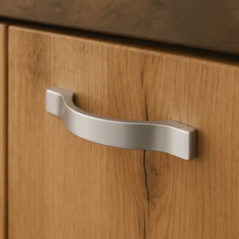 Nábytkové kování Gamet Úchytka SORENTO / Chrom satin 96 mm