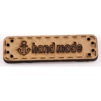 Našívací dřevěná cedulka Hand made - béžová - rozměr 4,8 cm x 1,5 cm