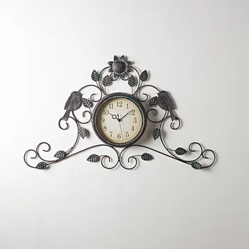 Hodiny 3Pagen Ornamentální nástěnné hodiny 74 x 43 x 4,5 cm.