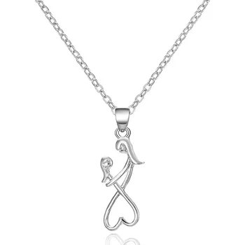 Náhrdelník Řetízek s přívěskem Máma a dcera v objetí lásky