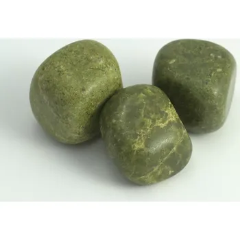 Vesuvianit - L (2 - 3 cm)