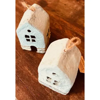 Vánoční dekorace Hitra Domek závěs 6,5 cm