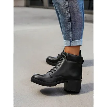 Dámská zimní obuv Sinsay - Kotníkové boty z&nbsp;umělé kůže s&nbsp;vysokým podpatkem - černá - 124FW-99X - 124FW-99X-37