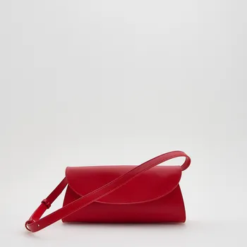 Kabelka Reserved Kožená kabelka stylu baguette červená