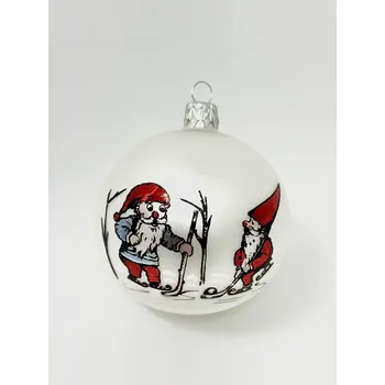 Vánoční ozdoba Irisa Vánoční koule 8 cm – Trpaslíci na bruslích 8 cm bílá 1 ks