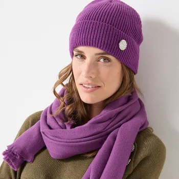 Čepice Čepice s ozdobným bižu knoflíkem purpurová